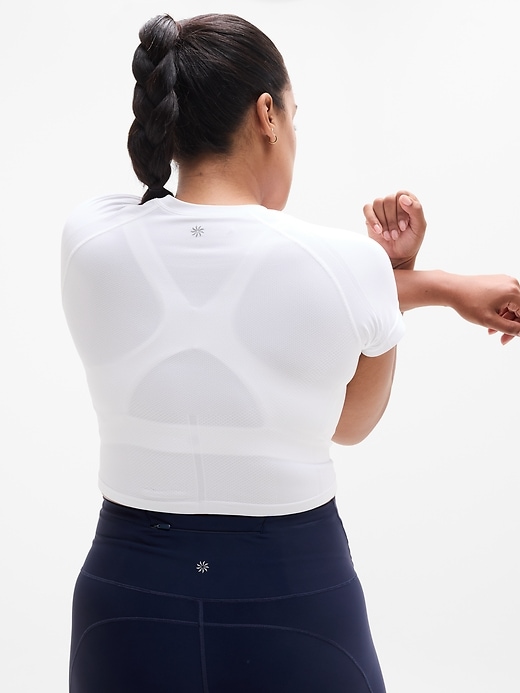 Image number 8 showing, Momentum Seamless Crop Tee 2.0