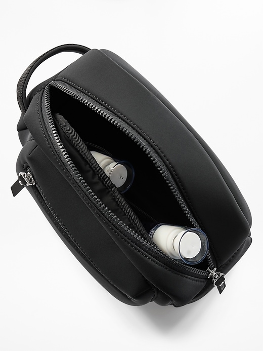 Image number 3 showing, Diem Dopp Kit
