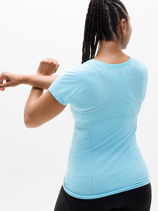 Image number 7 showing, Momentum Seamless Tee