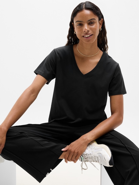 Essential V-Neck Tee - Black