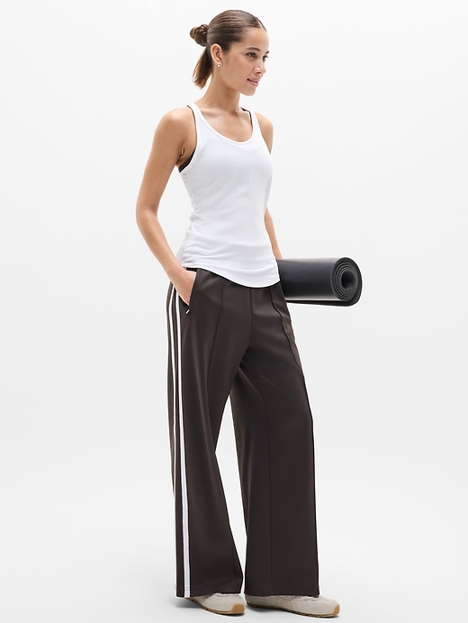 Image number 3 showing, With Ease Cut Out Tank