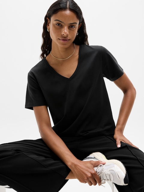 Essential V-Neck Tee - Black