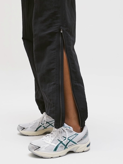 Pursuit Mid Rise Zip Jogger | Athleta