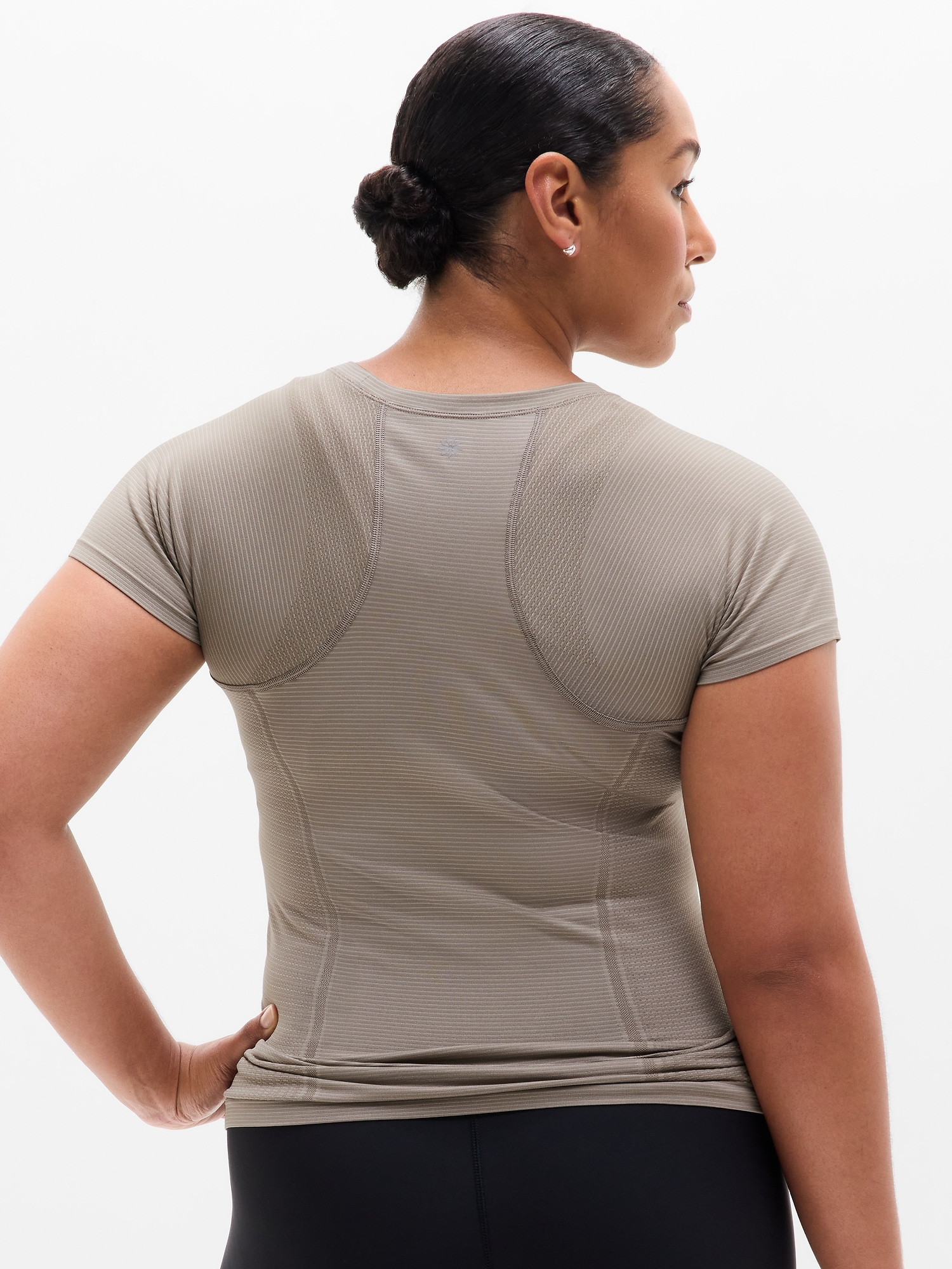 Momentum Seamless Tee