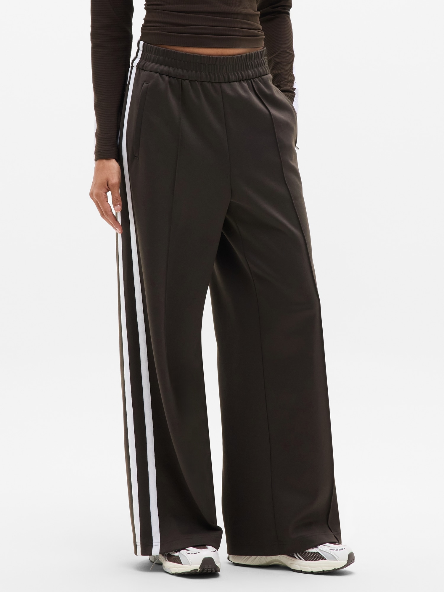 Athleta Tempo Mid Rise Wide Leg Track Pant
