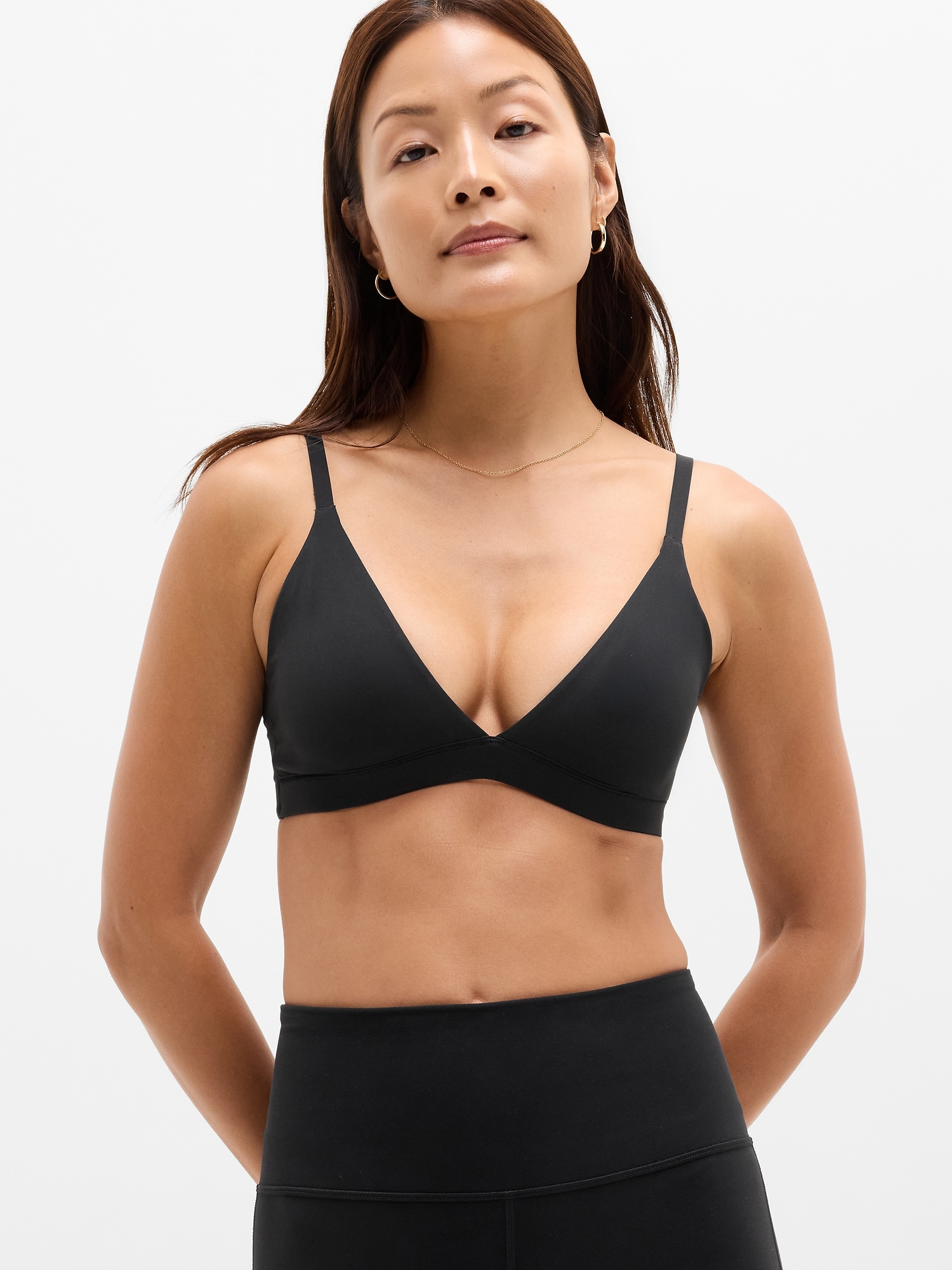 Бралетт BodyMove A-C, глубокий вырез — Athleta, цвет: Чёрный