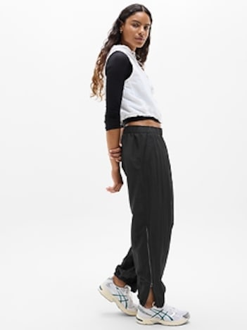Pursuit Mid Rise Zip Jogger
