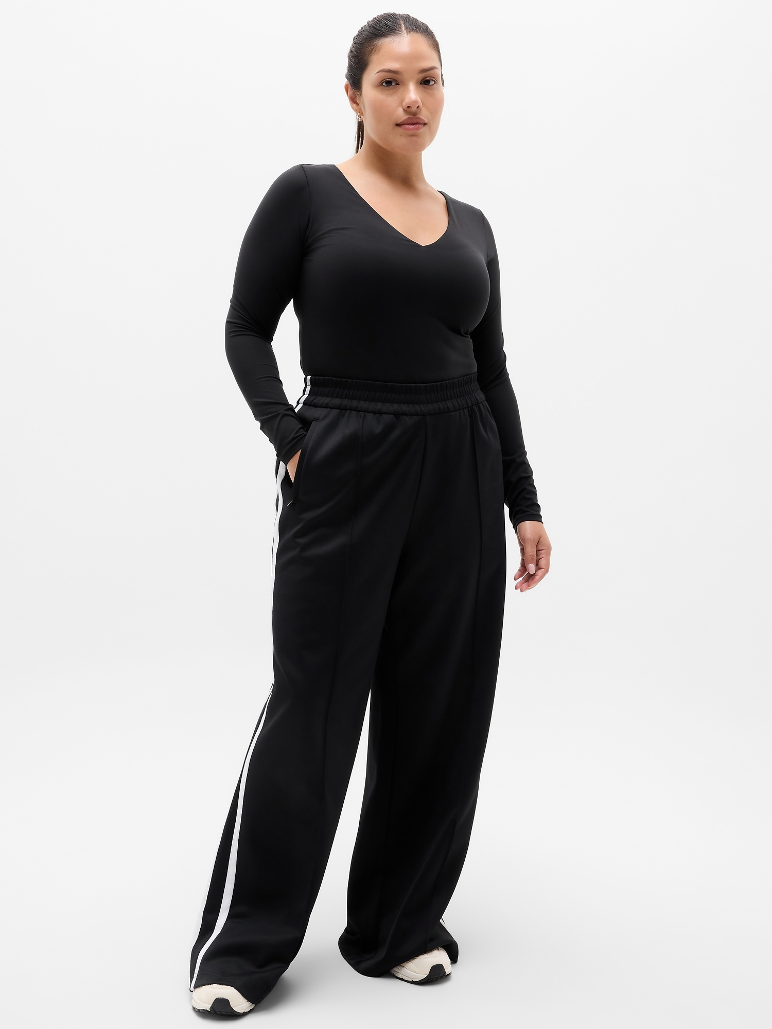 BodyMove Plunge Long Sleeve Bodysuit