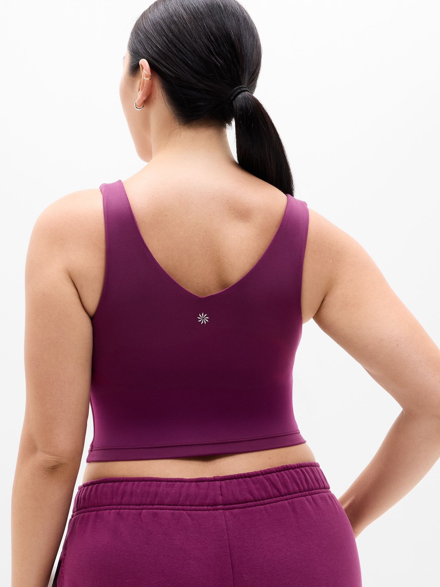 Transcend V-Neck Crop Sports Bra D-DD
