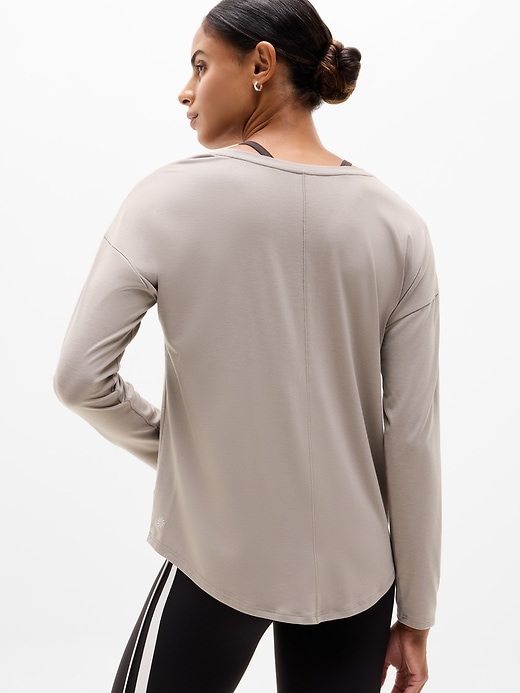 Image number 2 showing, Move With Ease Top