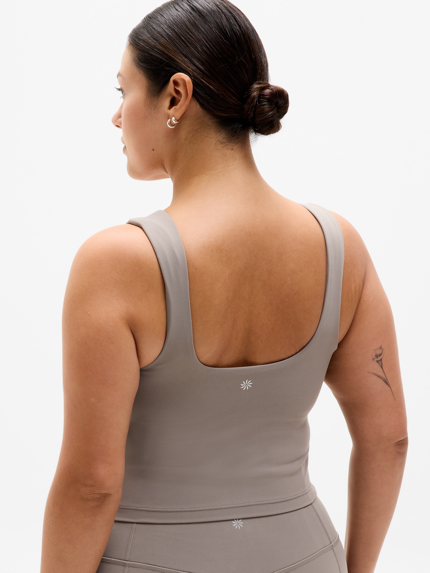 Transcend Square Neck Crop Sports Bra D-DD