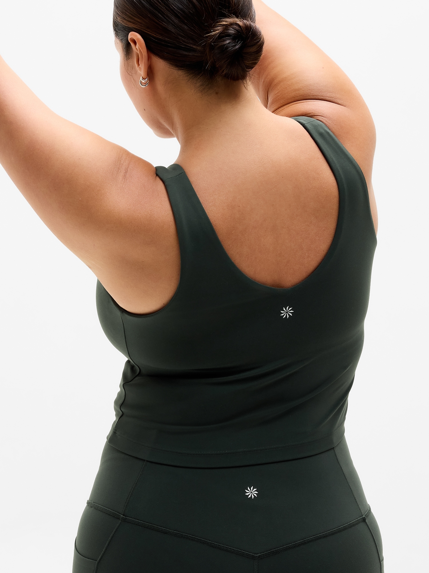 Transcend V-Neck Crop Sports Bra D-DD