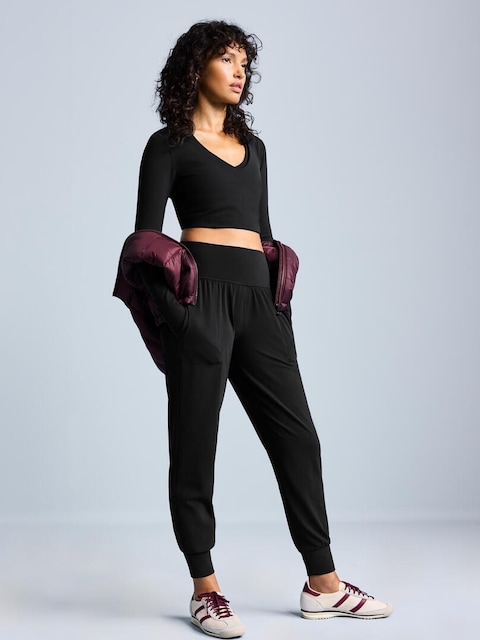 Salutation High Rise Jogger - Black