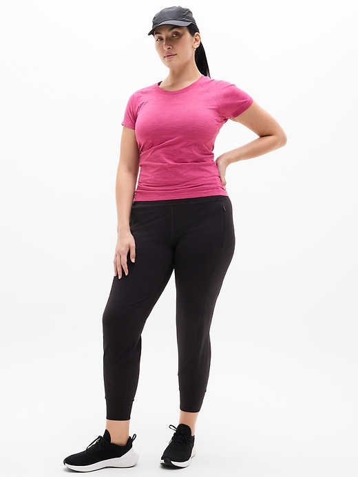 Momentum Seamless Tee