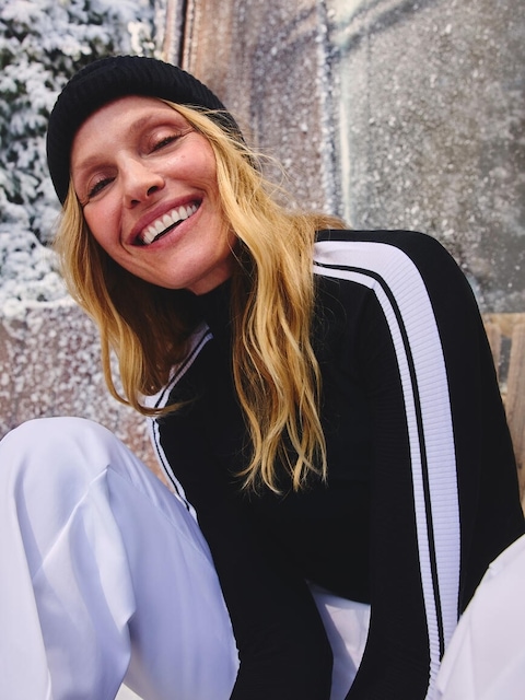 Renew Seamless Mock Neck Stripe Logo Top