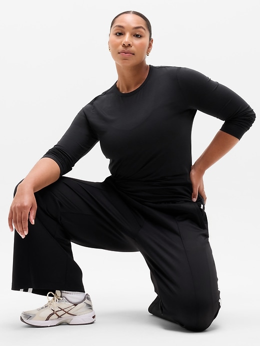 Image number 2 showing, Foundation Top