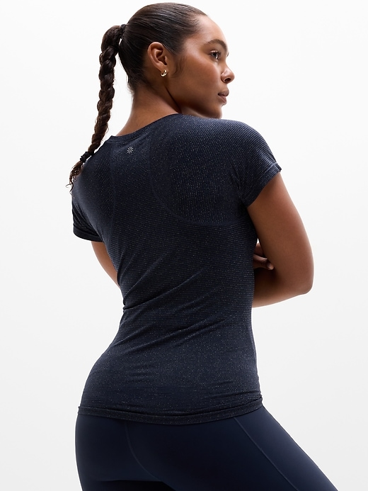 Momentum Seamless Tee