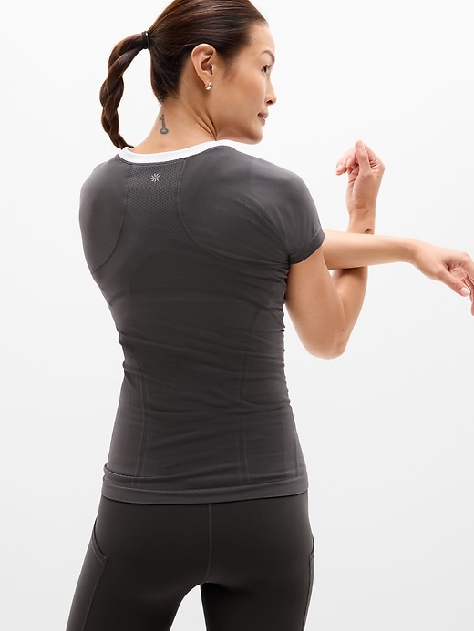 Image number 3 showing, Momentum Seamless Tee