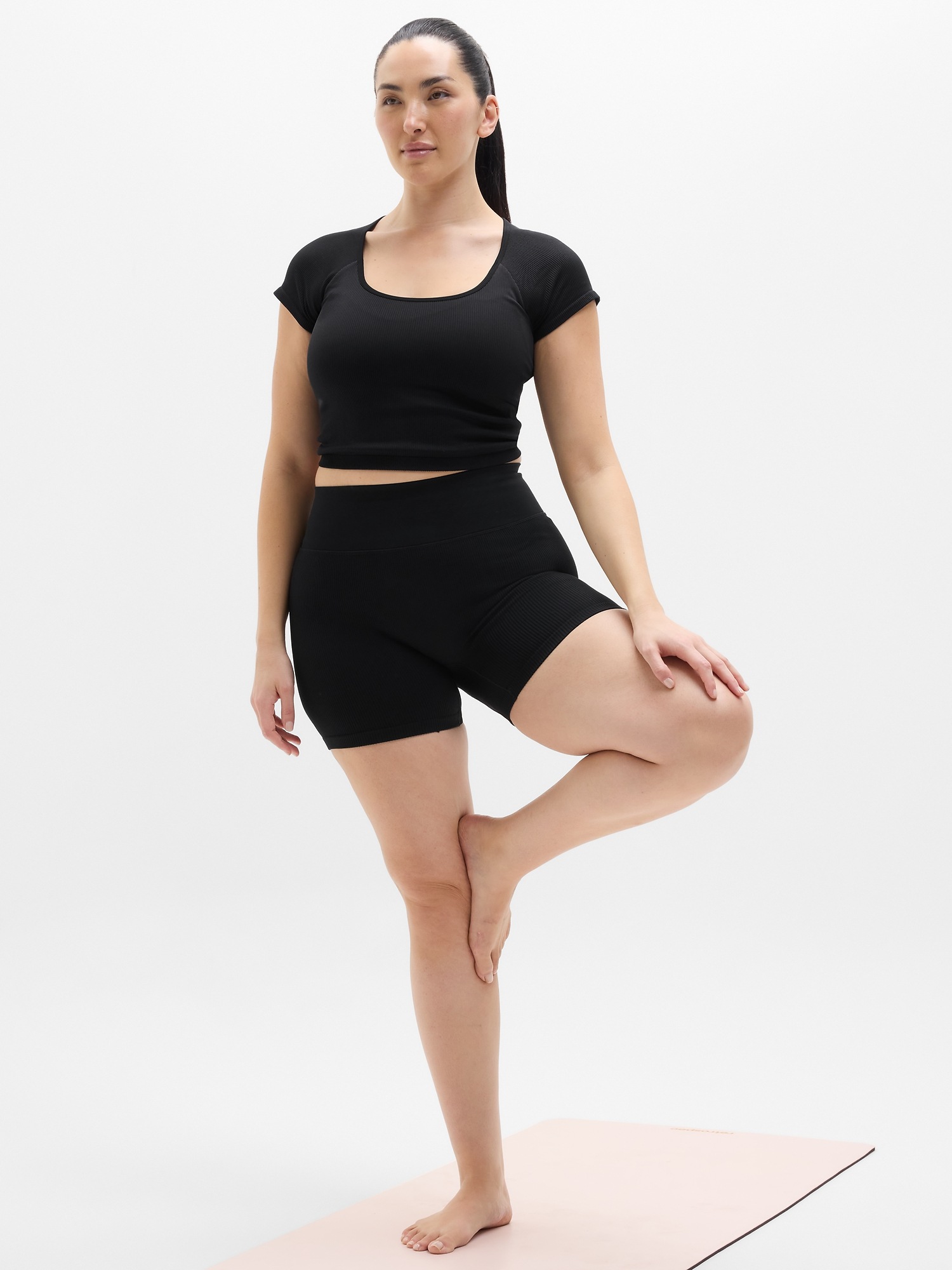 Recharge Seamless 5" Short