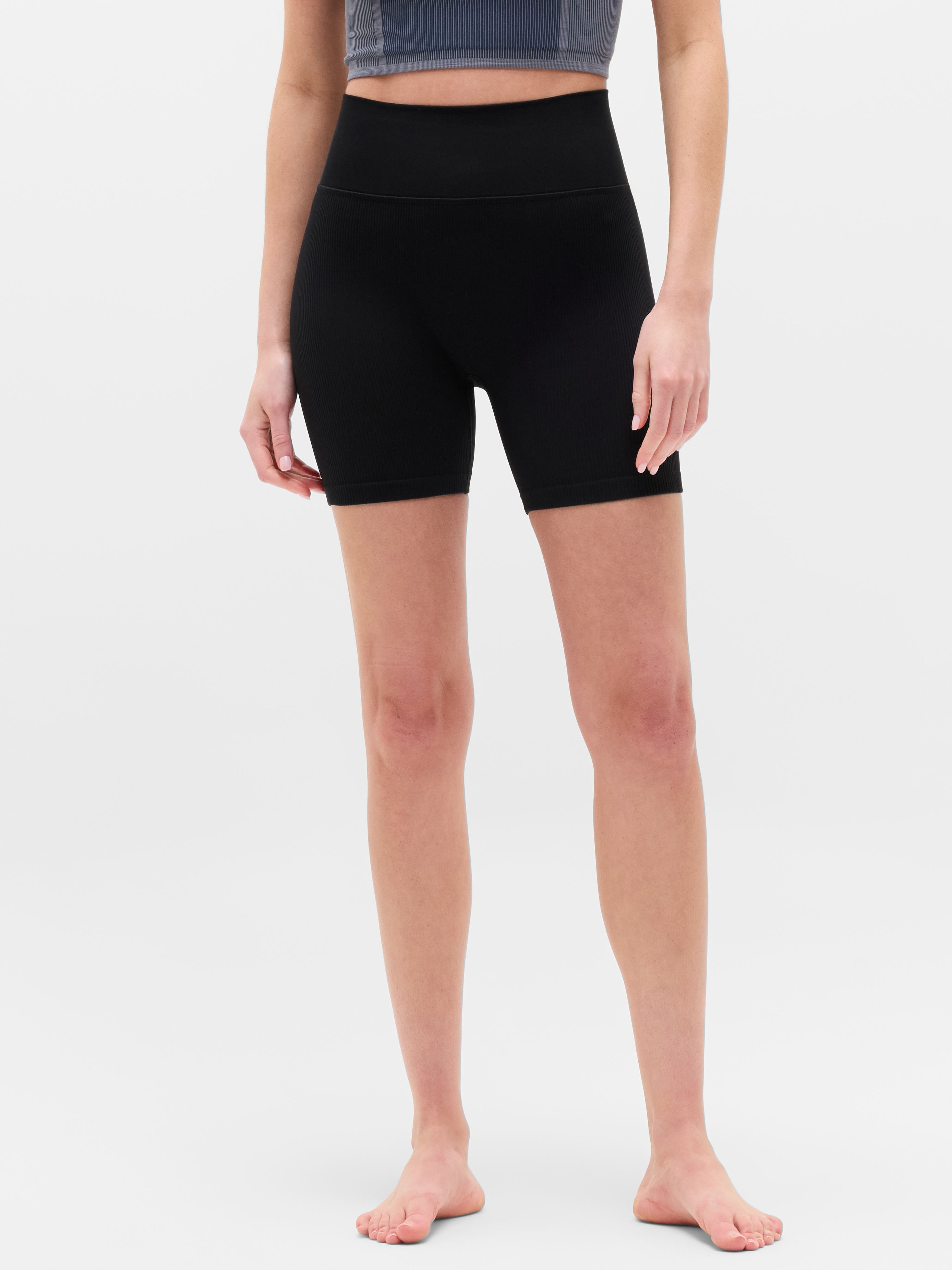 Recharge Seamless 5" Short