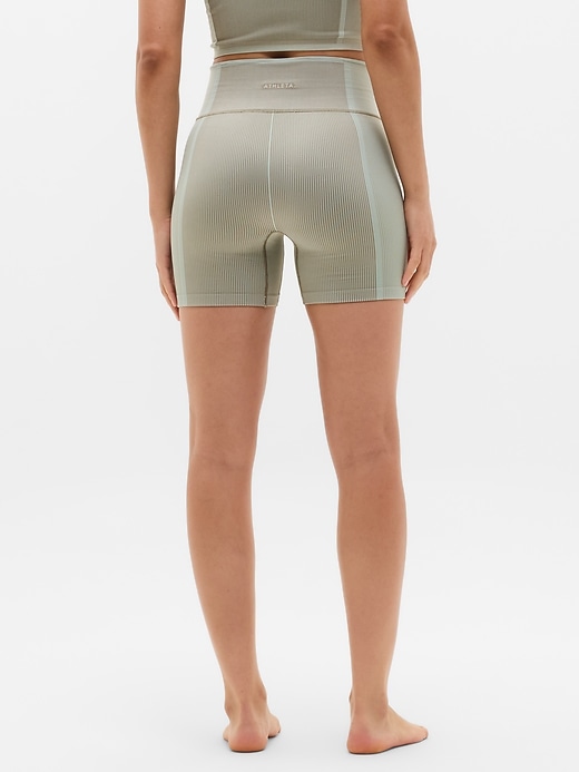 Image number 3 showing, Recharge Seamless 5" Short