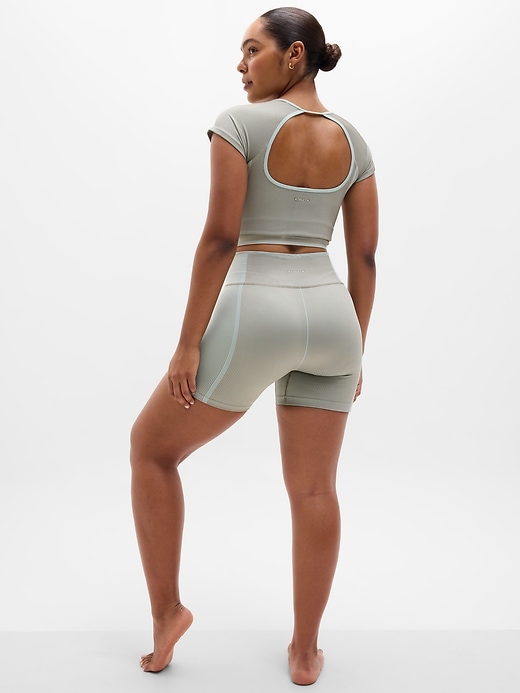 Image number 6 showing, Recharge Seamless 5" Short