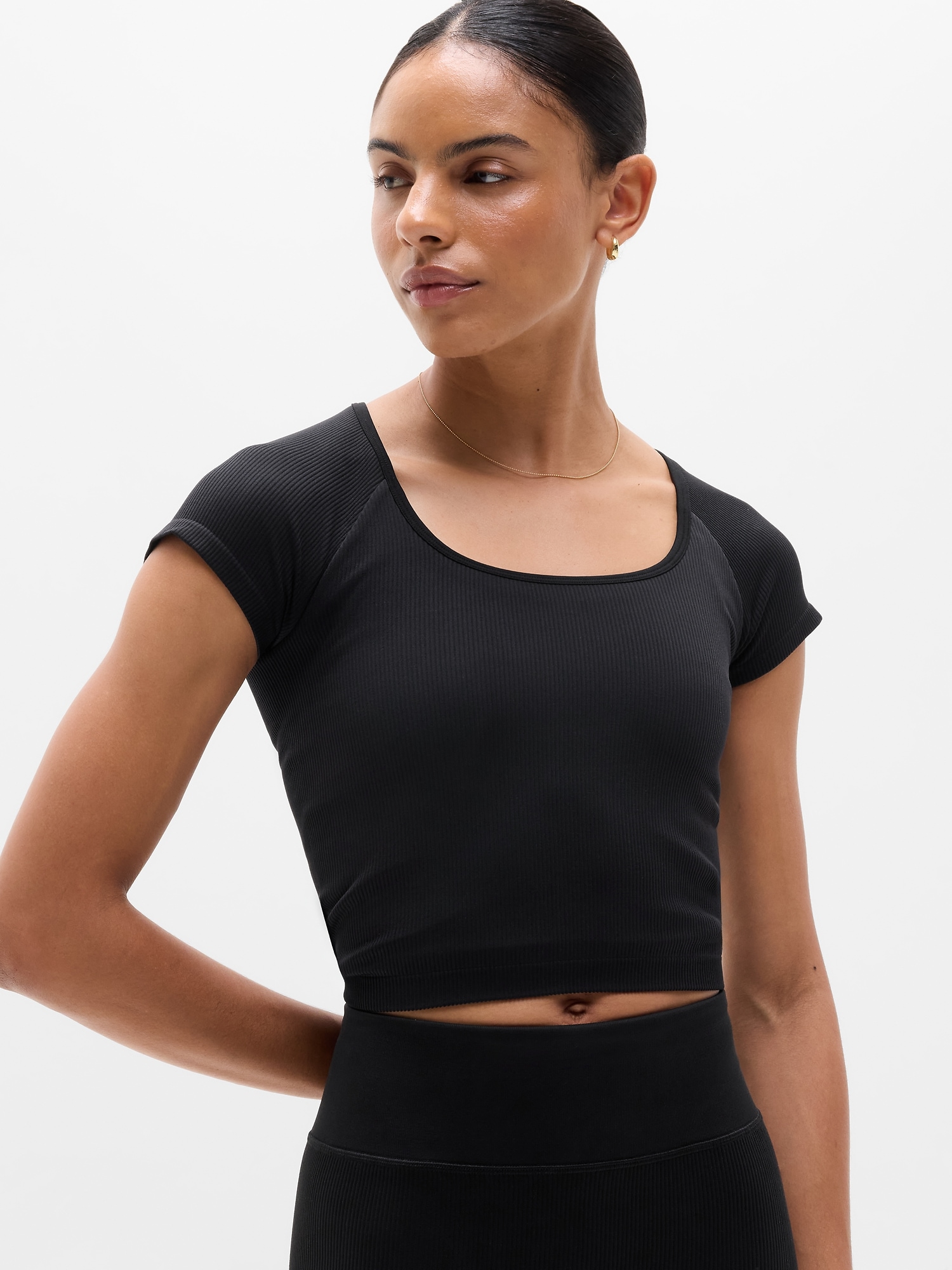 Женская футболка Athleta Recharge Seamless Open Back, цвет: Чёрный