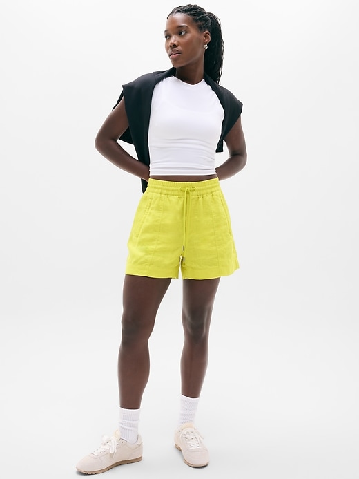 Image number 2 showing, Retreat Linen Mid Rise 4" Short