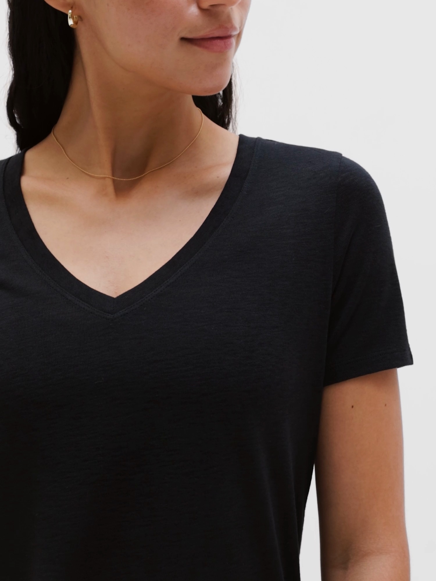 Женская футболка Athleta Breezy Scoop V-Neck, цвет: Чёрный — фото 7