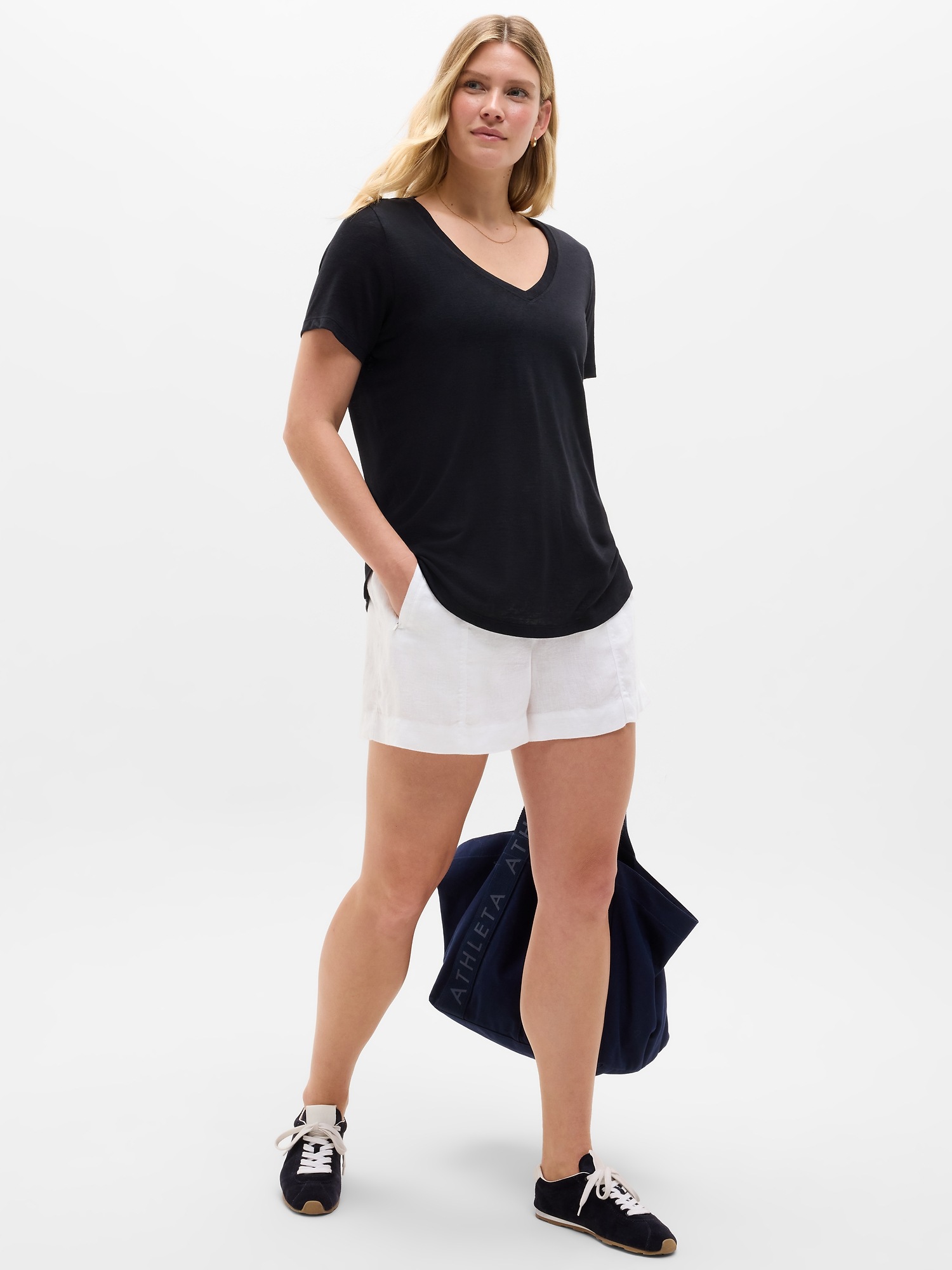 Женская футболка Athleta Breezy Scoop V-Neck, цвет: Чёрный — фото 4