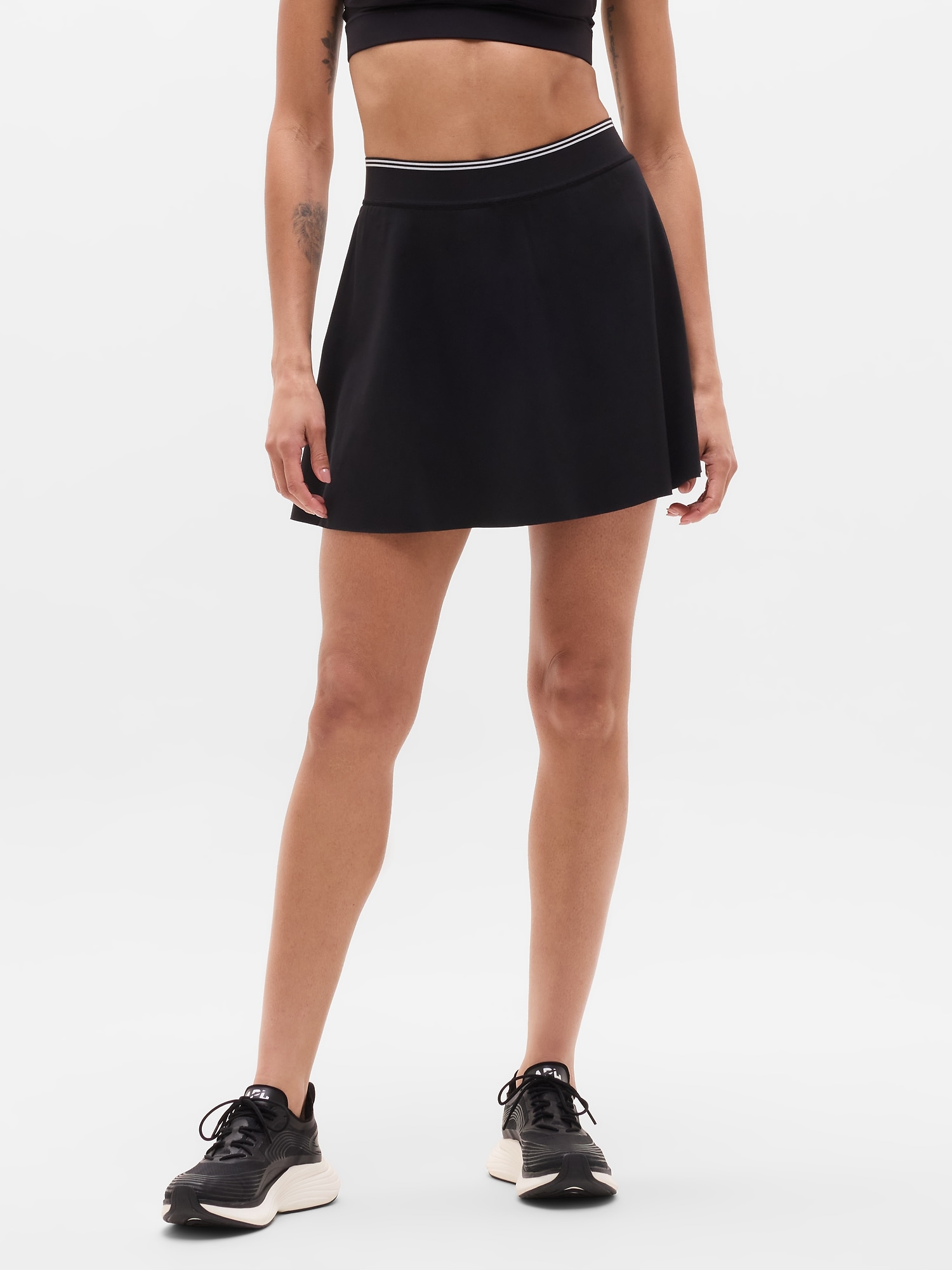 Женская юбка-шорты Athleta Ace A-Line Tipped 15.5" Skort, цвет: Чёрный / Белый