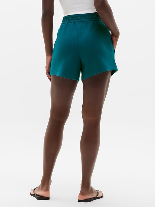 Image number 3 showing, Form Knit Mid Rise 6" Short