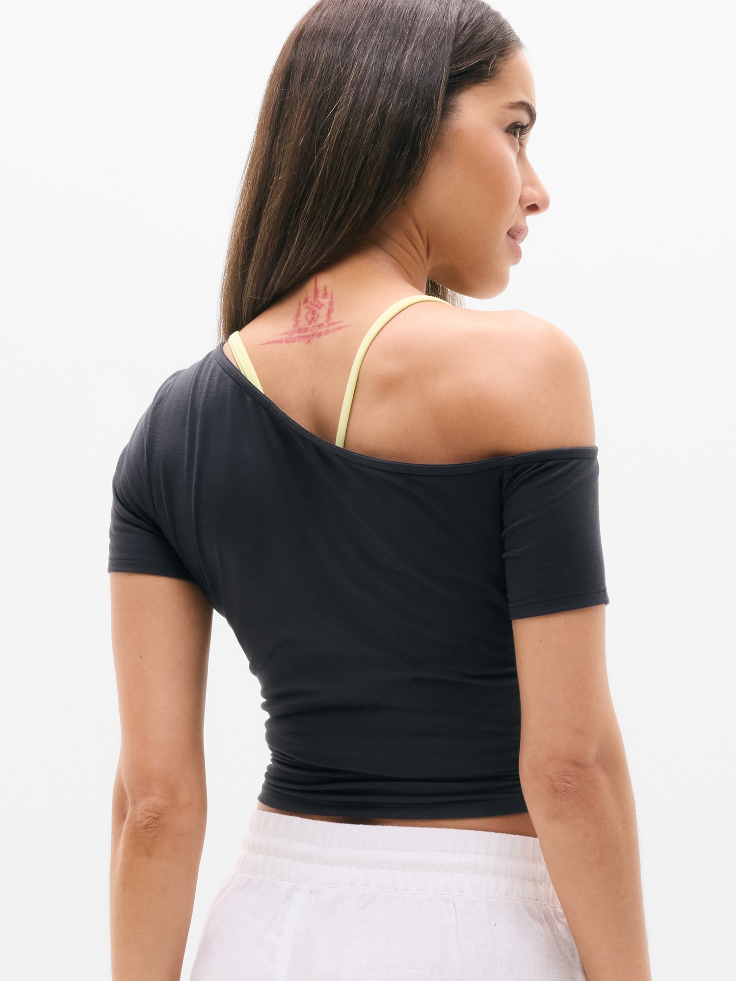 Женская футболка Athleta Move With Ease One Shoulder, цвет: Чёрный — фото 3