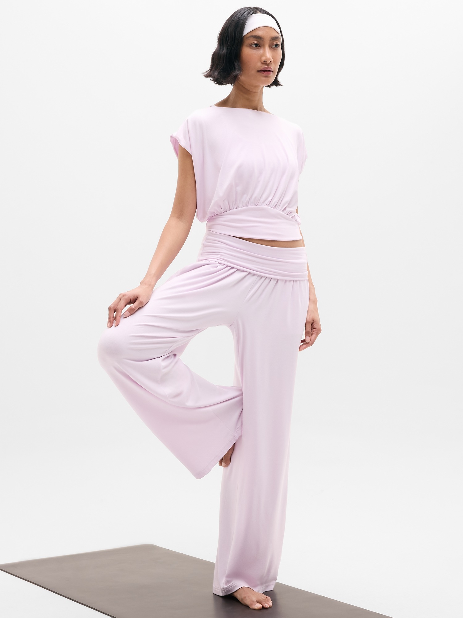 Женская футболка Athleta Dream Drape, цвет: Ballet — фото 2