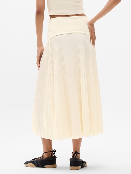 Image number 3 showing, Featherweight Plissé Midi Skirt