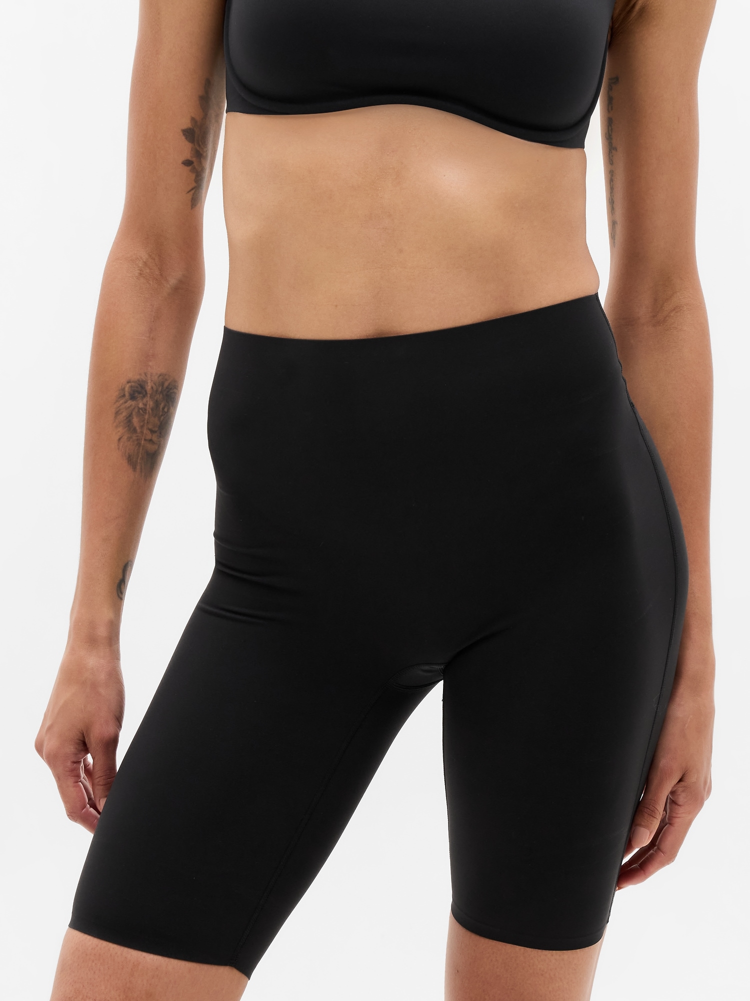 ATHLETA Bom Rio de Janeiro ショートパンツ BodyMove Above The Knee Short | Athleta