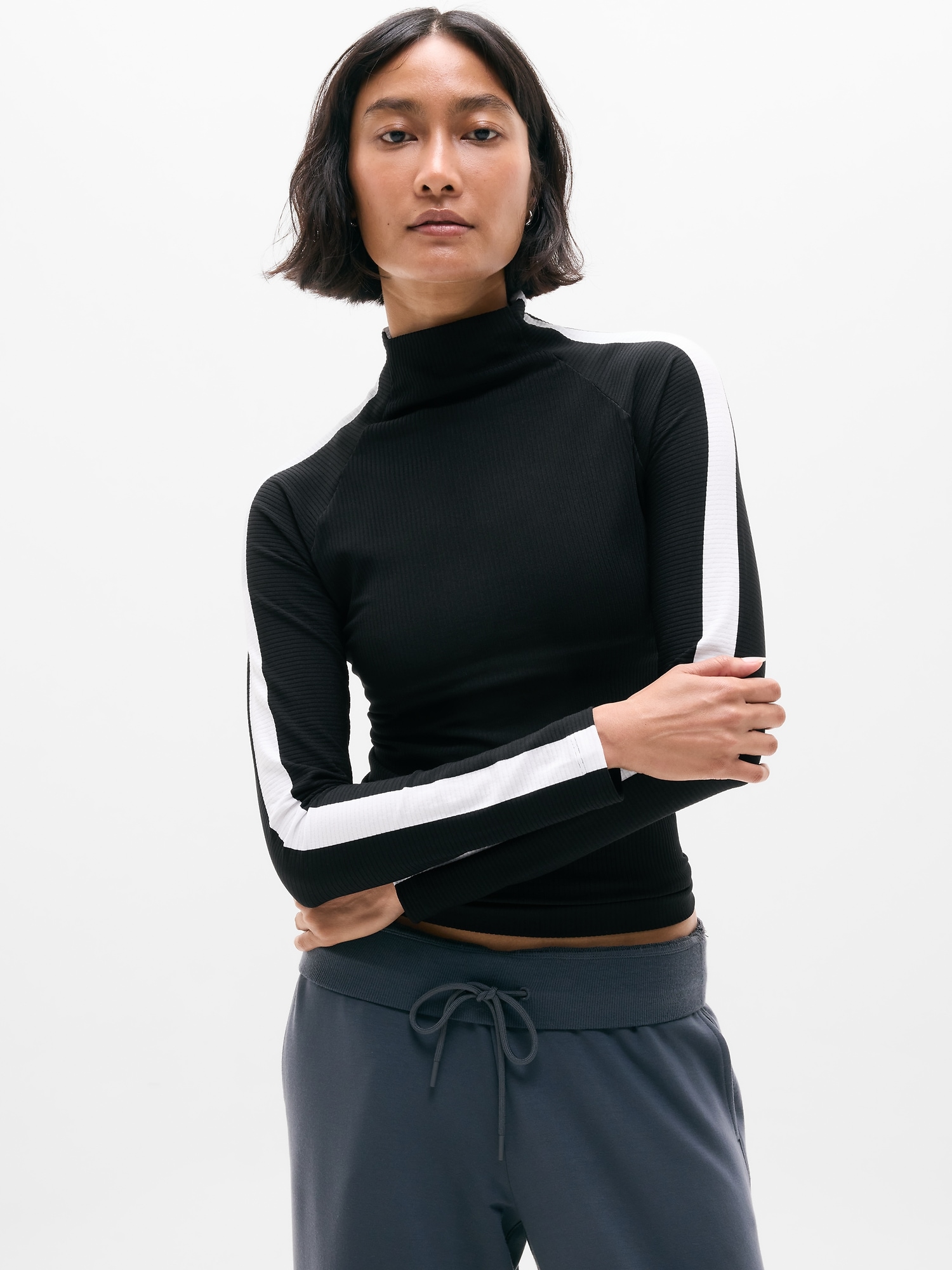 Женский топ Athleta Renew Seamless Mock Neck, цвет: Чёрный / Белый