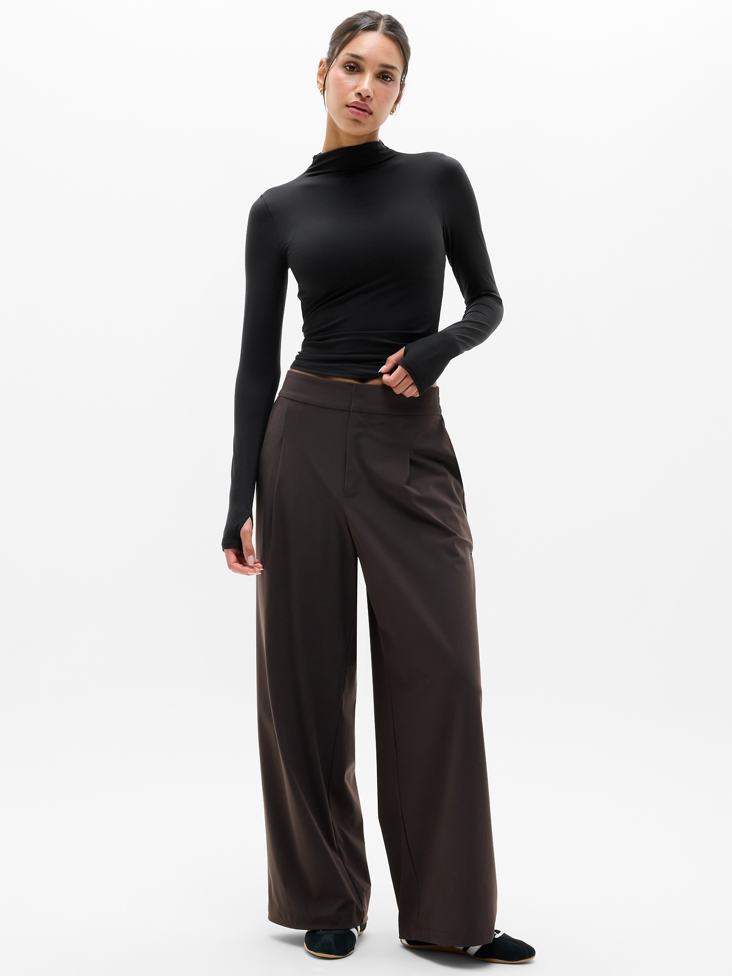 Женский топ Athleta BodyMove Mock Neck, цвет: Чёрный — фото 2