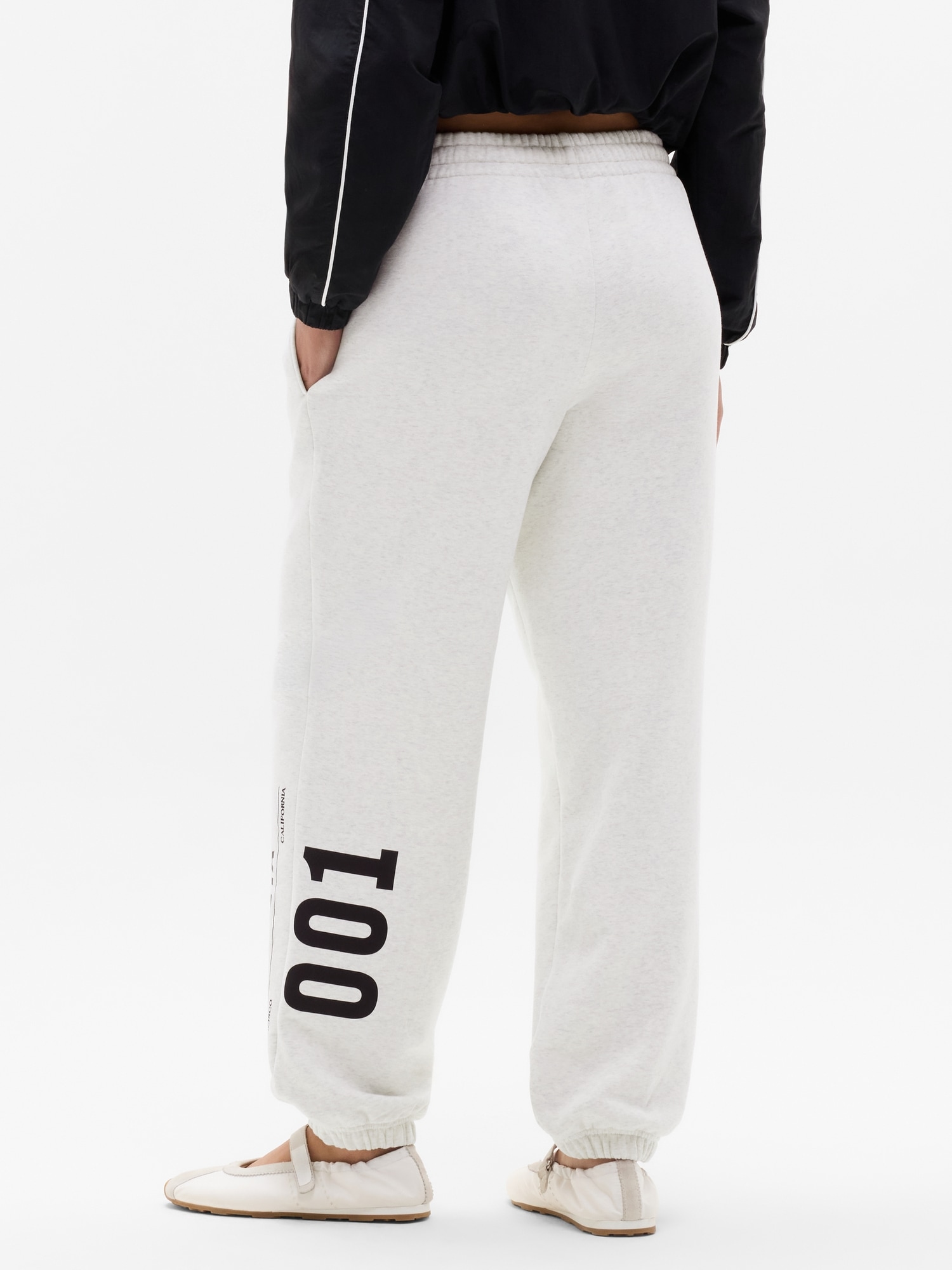 Forever Fleece Jogger Graphic 001