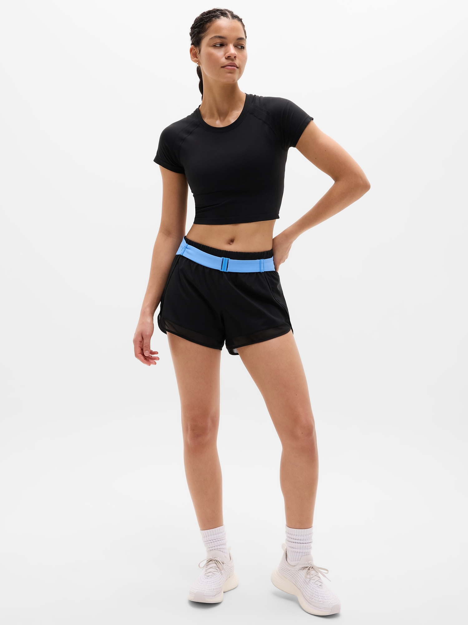 Женские шорты Athleta Mesh Racer Run Mid Rise 4", цвет: Чёрный