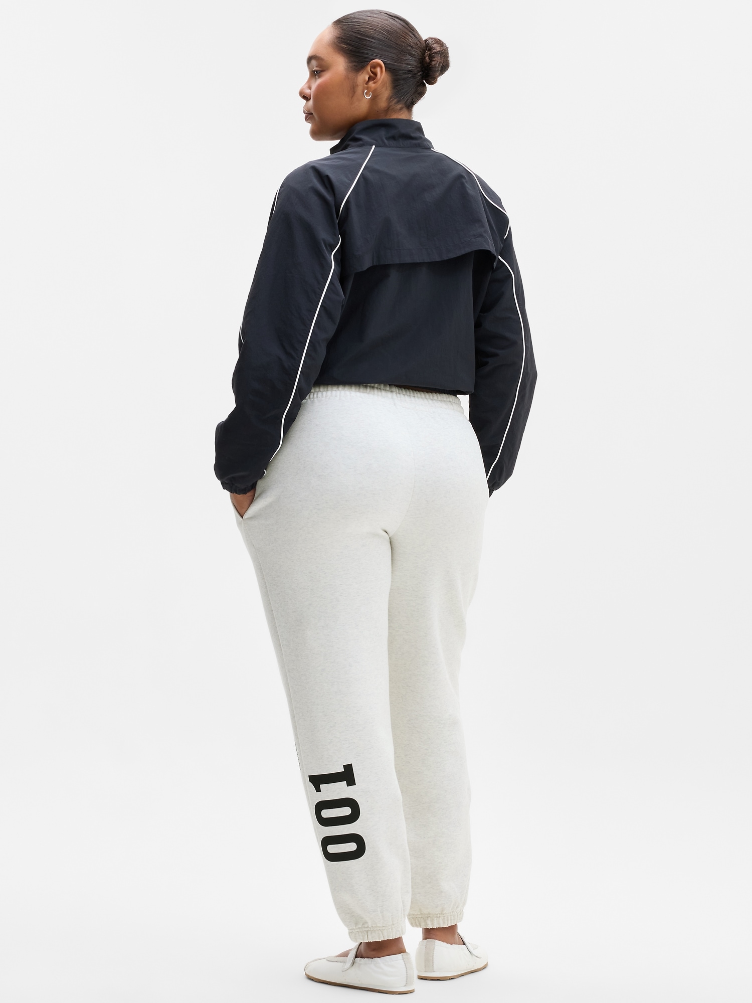 Forever Fleece Jogger Graphic 001