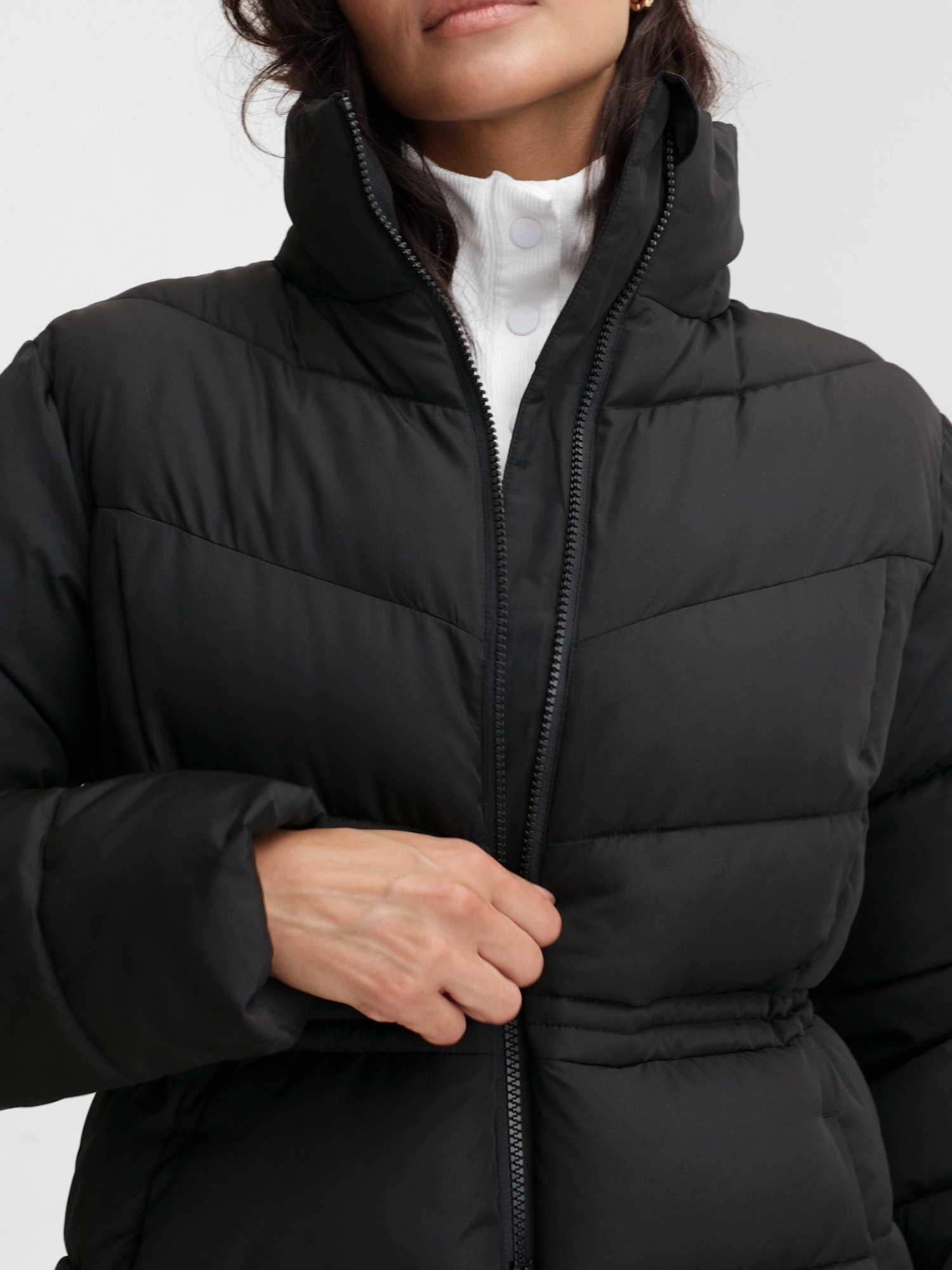Женская куртка Athleta Elemental Puffer, цвет: Чёрный — фото 6